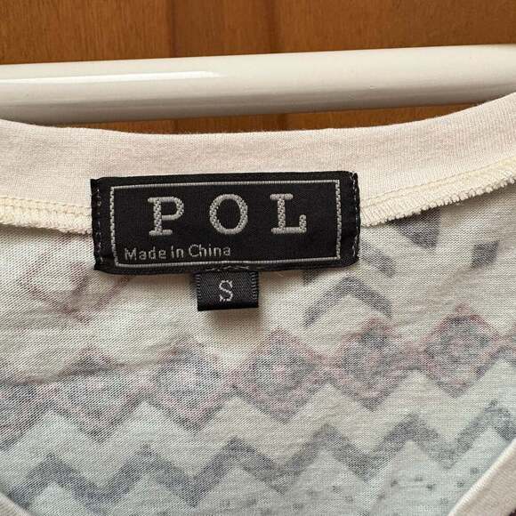 POL Fair Isle Pattern V-Neck Short Sleeve T-Shirt Size S - Picture 3 of 3